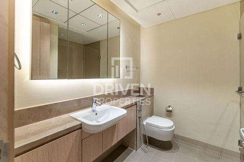 Снять в аренду квартиру в Deira, Дубай: 2 спальни, 128.76м², № 145470 - фото 14
