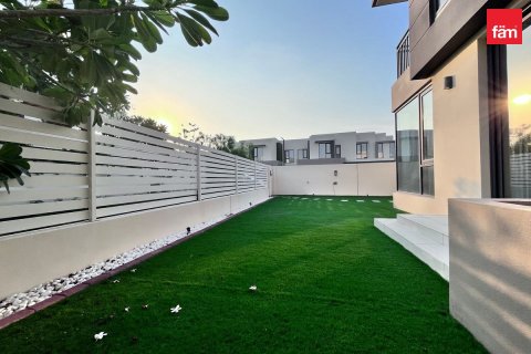 Villa in Dubai Hills Estate, Dubai 4 bedrooms, 275.1 sq.m. № 143350 - photo 2