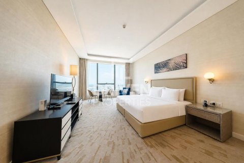 Apartment in The Palm Tower, Palm Jumeirah, Dubai studio, 48.68 sq.m. № 144937 - photo 3