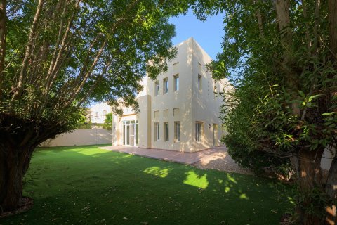 Вилла в Арабиан Ранчес, Дубай, 4 спальни, 360.06м², № 145747