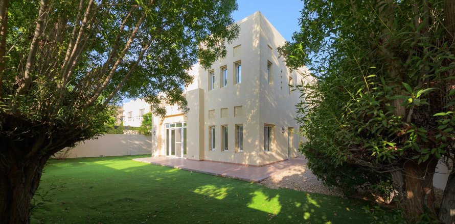 فيلا في المرابع العربية, دبي 4 غرف نوم, 360.06 م² رقم 145747