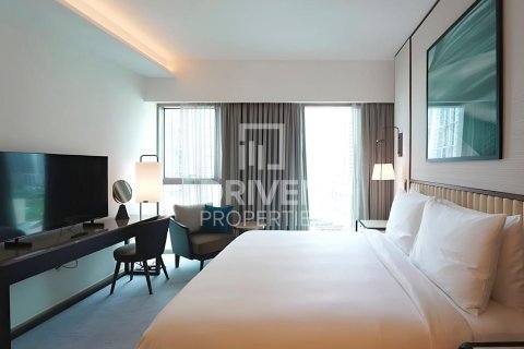 Снять в аренду квартиру в Address Harbour Point, Dubai Creek Harbour (The Lagoons), Дубай: 1 спальня, 73.39м², № 145146 - фото 5