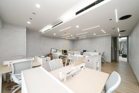 Office in Jumeirah Lake Towers, Dubai 252 sq.m. № 144080 - photo 6