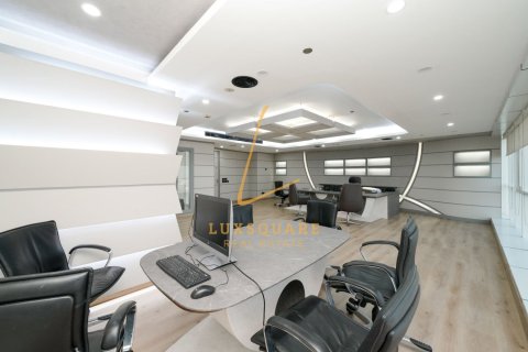 Office in Jumeirah Lake Towers, Dubai 252 sq.m. № 144080 - photo 3