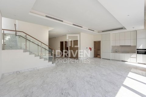 Villa in District One, Mohammed Bin Rashid City, Dubai 4 bedrooms, 700.02 sq.m. № 145168 - photo 2
