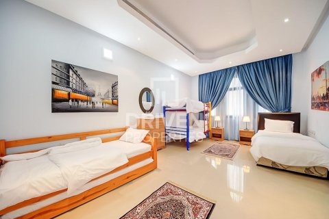 Villa in Sector E, Emirates Hills, Dubai 1723.72 sq.m. № 145154 - photo 15