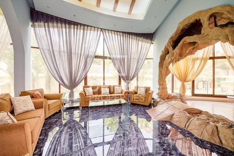 Villa in Sector E, Emirates Hills, Dubai 1723.72 sq.m. № 145154 - photo 4