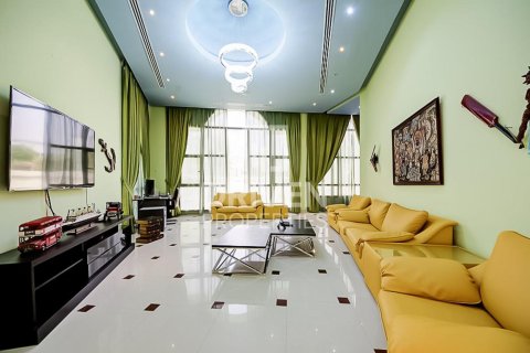 Villa in Sector E, Emirates Hills, Dubai 1723.72 sq.m. № 145154 - photo 16