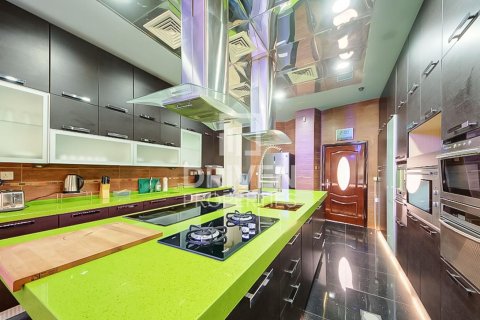 Villa in Sector E, Emirates Hills, Dubai 1723.72 sq.m. № 145154 - photo 11