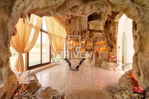 Villa in Sector E, Emirates Hills, Dubai 1723.72 sq.m. № 145154 - photo 6