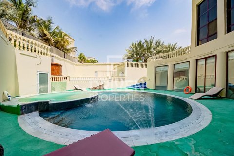 Villa in Sector E, Emirates Hills, Dubai 1723.72 sq.m. № 145154 - photo 12