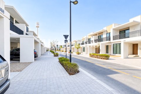 Townhouse in The Valley, Dubai 4 bedrooms, 231.08970929 sq.m. № 143658 - photo 8