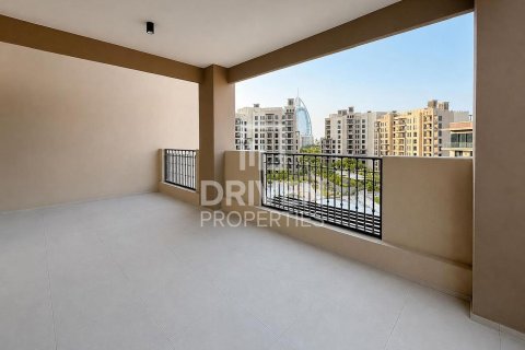 Apartment in Umm Suqeim 3, Umm Suqeim, Dubai 4 bedrooms, 303.98 sq.m. № 144718