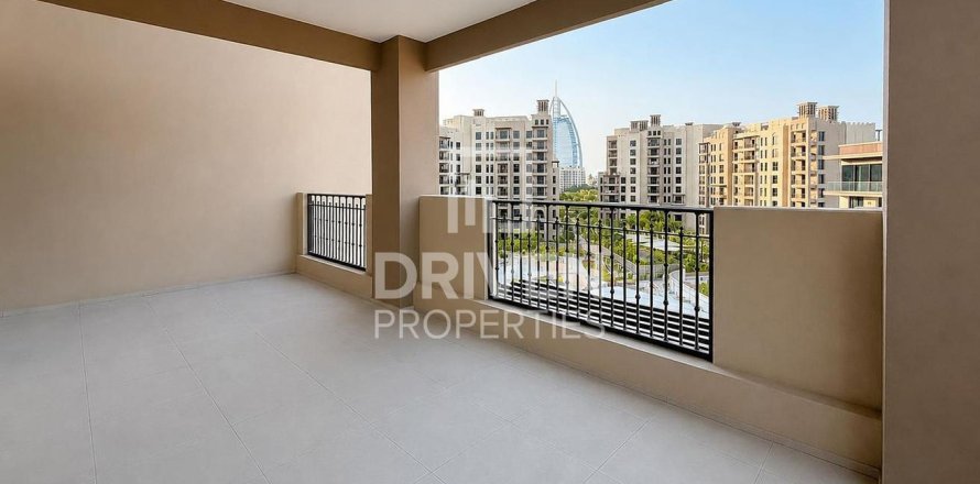 Apartment in Umm Suqeim 3, Umm Suqeim, Dubai 4 bedrooms, 303.98 sq.m. № 144718