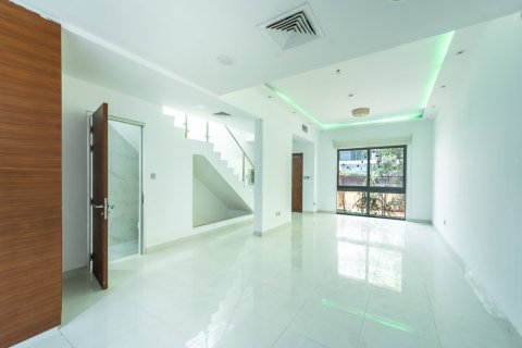Villa à Jumeirah Village Circle, Dubai, 4 chambres, 358 m², № 143603 - photo 5