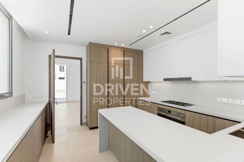 Villa en Jumeirah Park, Dubai, 5 dormitorios, 561.04 m², № 144262 - foto 10