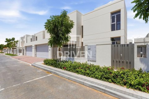 Villa en Jumeirah Park, Dubai, 5 dormitorios, 561.04 m², № 144262 - foto 28