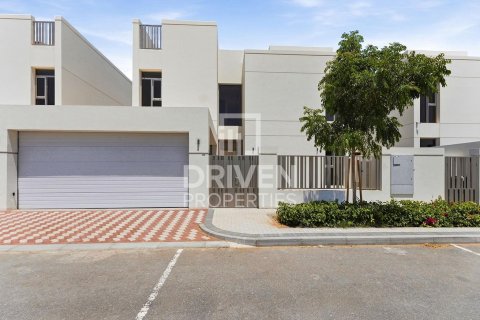 Villa en Jumeirah Park, Dubai, 5 dormitorios, 561.04 m², № 144262 - foto 27