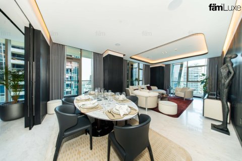 Apartment in Business Bay, Dubai 3 bedrooms, 240.8 sq.m. № 143862 - photo 25