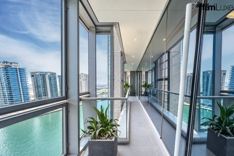 Apartment in Business Bay, Dubai 3 bedrooms, 240.8 sq.m. № 143862 - photo 18