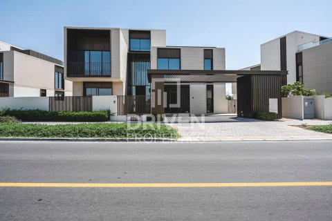 Villa in Dubai Hills Estate, Dubai 5 bedrooms, 875.52 sq.m. № 145537 - photo 2