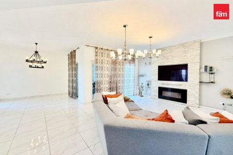 Villa in Dubai 4 bedrooms, 533.6 sq.m. № 143724 - photo 8
