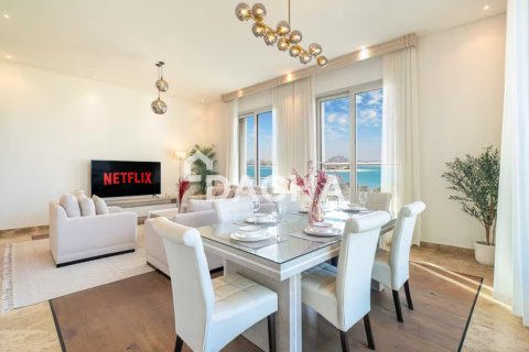 Apartment in The Crescent, Palm Jumeirah, Dubai 3 bedrooms, 262 sq.m. № 143508 - photo 4