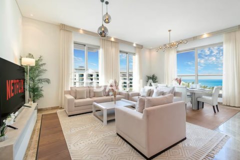 Apartment in The Crescent, Palm Jumeirah, Dubai 3 bedrooms, 262 sq.m. № 143508 - photo 17