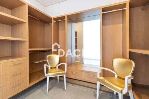 Apartment in The Crescent, Palm Jumeirah, Dubai 3 bedrooms, 262 sq.m. № 143508 - photo 15