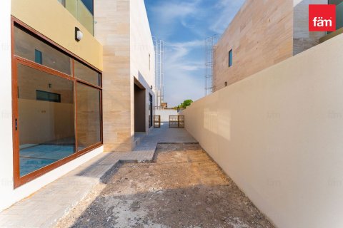 Villa in Dubai 4 bedrooms, 288 sq.m. № 145986 - photo 21