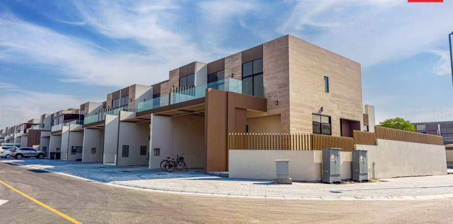 Villa in Dubai 4 bedrooms, 288 sq.m. № 145986