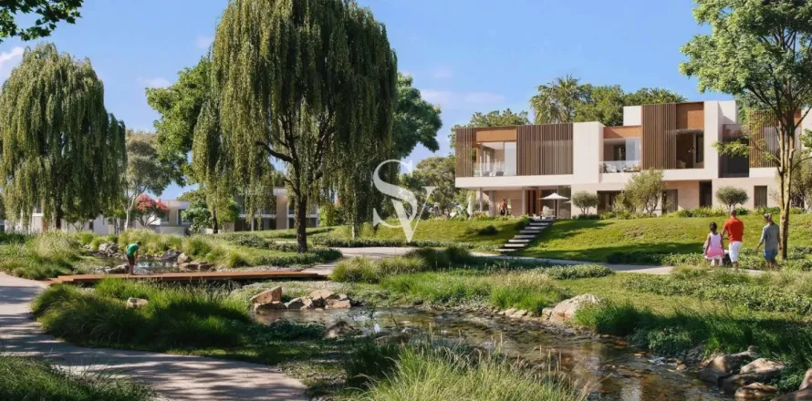 Villa in Dubai Land, Dubai 5 bedrooms, 586 sq.m. № 114620