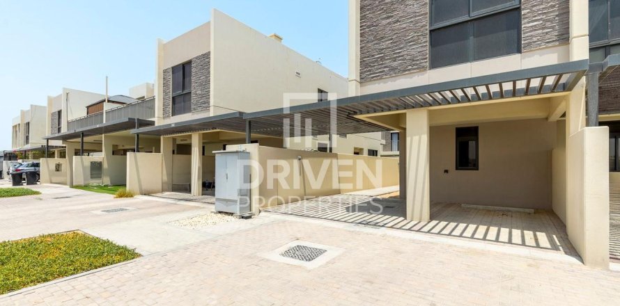 Townhouse in Dubai 3 bedrooms, 174.84 sq.m. № 145592