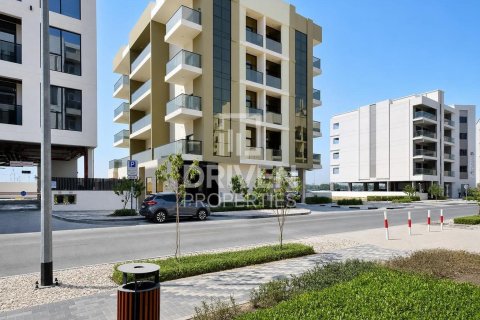 بناية في دبي 1592.36 م² رقم 144103