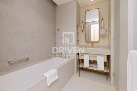 Apartment in Vida Residences Dubai Mall, Downtown Dubai (Downtown Burj Dubai), Dubai 2 bedrooms, 101.54 sq.m. № 145201 - photo 11