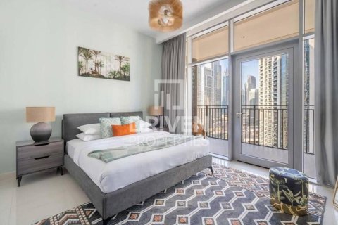 Appartement à BLVD Crescent, Downtown Dubai (Downtown Burj Dubai), Dubai, 2 chambres, 155.24 m², № 144772 - photo 4