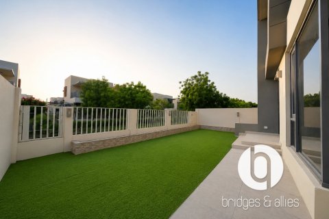 Villa à Dubai Hills Estate, Dubai, 4 chambres, 228 m², № 143775