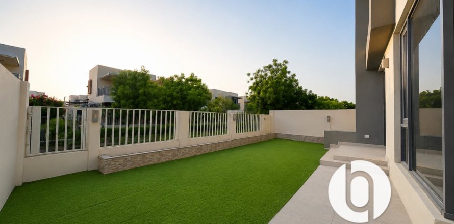 Villa à Dubai Hills Estate, Dubai, 4 chambres, 228 m², № 143775