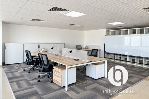 Office in Jumeirah Lake Towers, Dubai 126 sq.m. № 143774 - photo 3