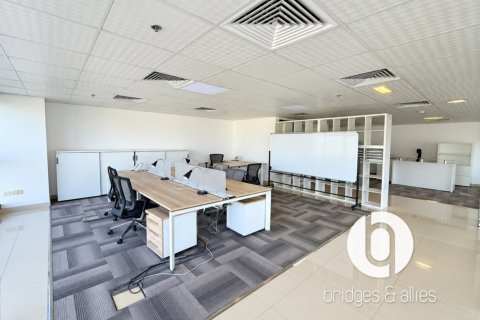 Office in Jumeirah Lake Towers, Dubai 126 sq.m. № 143774 - photo 4