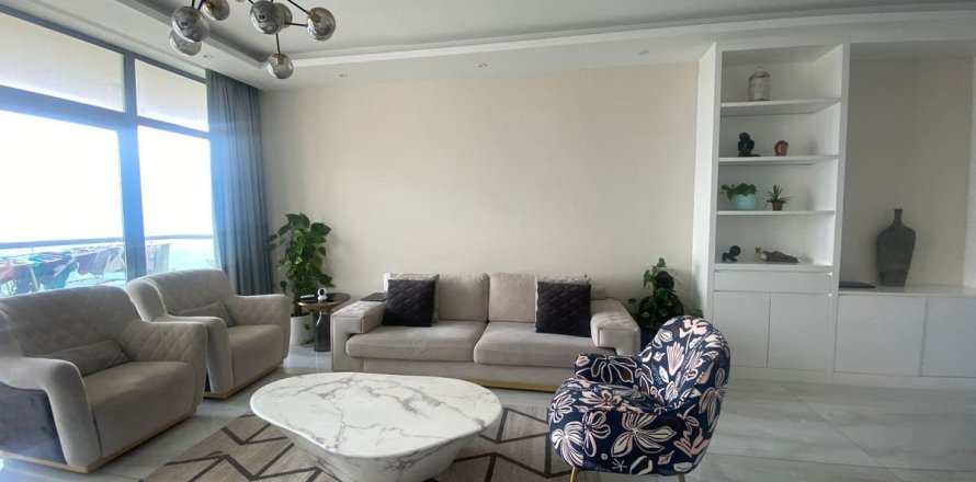Apartment in The Views, Dubai 2 bedrooms, 117.9 sq.m. № 143930