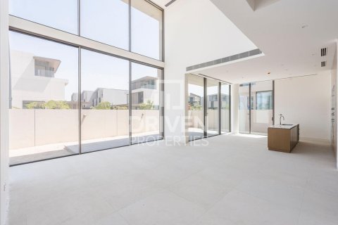 Villa in Nad Al Sheba 1, Nadd Al Sheba, Dubai 4 bedrooms, 474.46 sq.m. № 144177 - photo 2