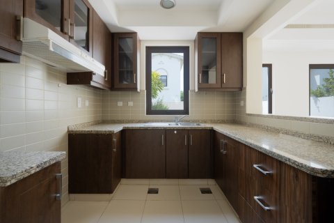 Villa in Reem, Dubai 3 bedrooms, 216 sq.m. № 145730 - photo 12