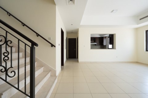 Villa in Reem, Dubai 3 bedrooms, 216 sq.m. № 145730 - photo 2