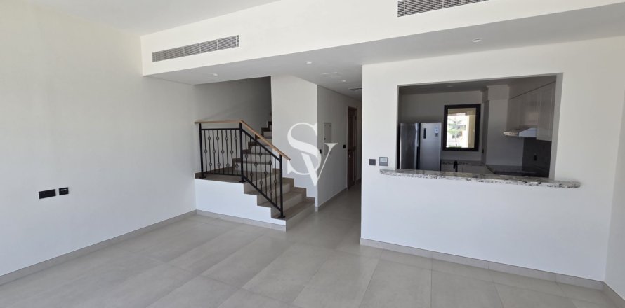 Adosado en Damac Lagoons, Dubai, 4 dormitorios, 144 m², № 115610