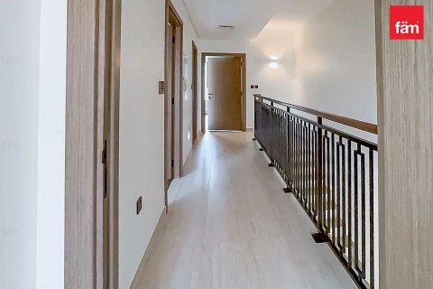 Townhouse in Dubai 4 bedrooms, 144 sq.m. № 143940 - photo 8