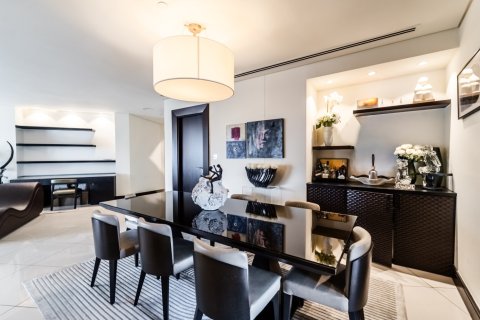 Apartment in Downtown Dubai (Downtown Burj Dubai), Dubai 2 bedrooms, 172 sq.m. № 143646 - photo 6
