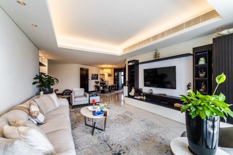 Apartment in Downtown Dubai (Downtown Burj Dubai), Dubai 2 bedrooms, 172 sq.m. № 143646 - photo 2