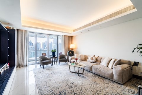 Apartment in Downtown Dubai (Downtown Burj Dubai), Dubai 2 bedrooms, 172 sq.m. № 143646 - photo 4