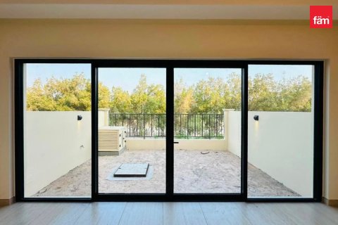 Townhouse in Dubai 4 bedrooms, 144 sq.m. № 143726